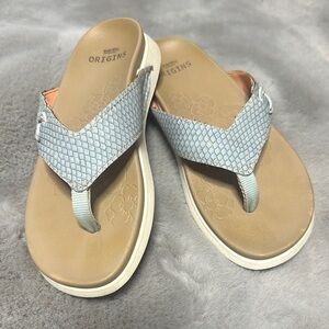 Origins Women's Tan and Blue Sandals
